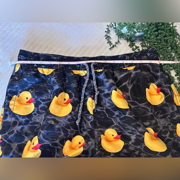 Men’s NEFF Rubber Ducky Swim Trunks Black Medium - Picture 7 of 7